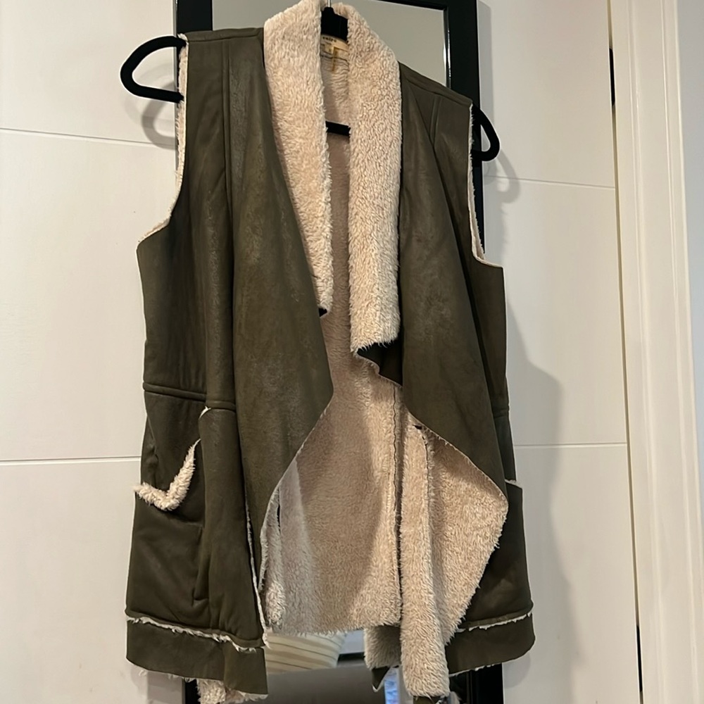 Sherpa vest